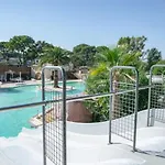 キャンプ場 Zecamping 3 Etoiles Avec Parc Aquatique - 3km Des Plages Fréjus