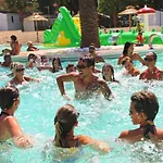 Zecamping 3 Etoiles Avec Parc Aquatique - 3km Des Plages キャンプ場 Fréjus