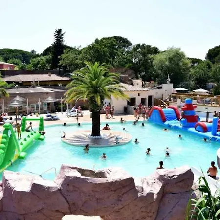 3 Etoiles - Piscine - Cca0gcg