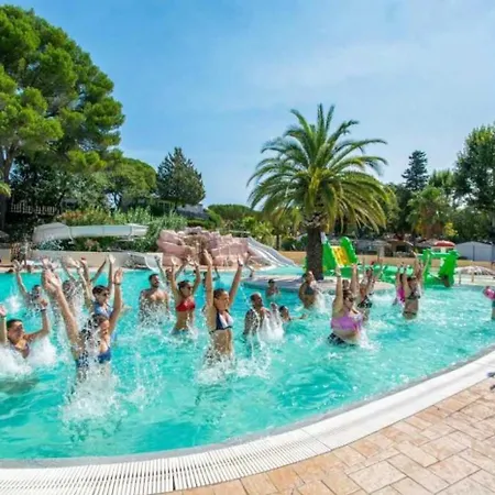 3 Etoiles - Piscine - Cca0gcg