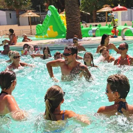Zecamping 3 Avec Parc Aquatique - 3Km Des Plages Kemping Fréjus